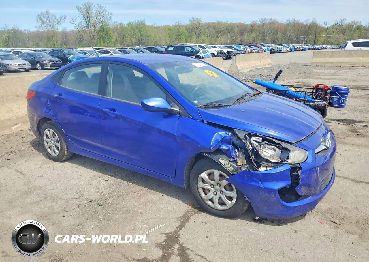 2013 Hyundai Accent VIN:KMHCT4AE7DU281343 - 4