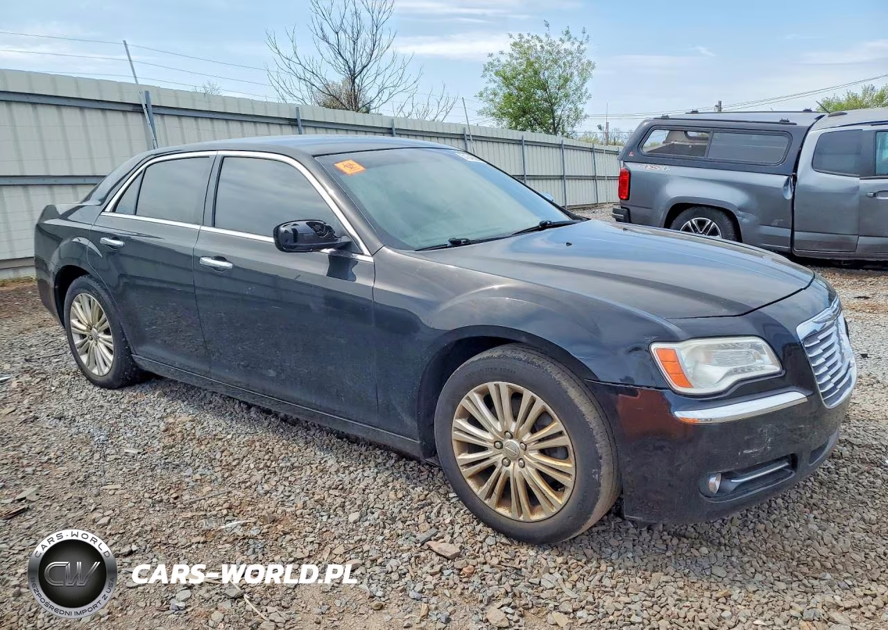 2013 Chrysler 300C VIN:2C3CCAKG4DH683170 - 4