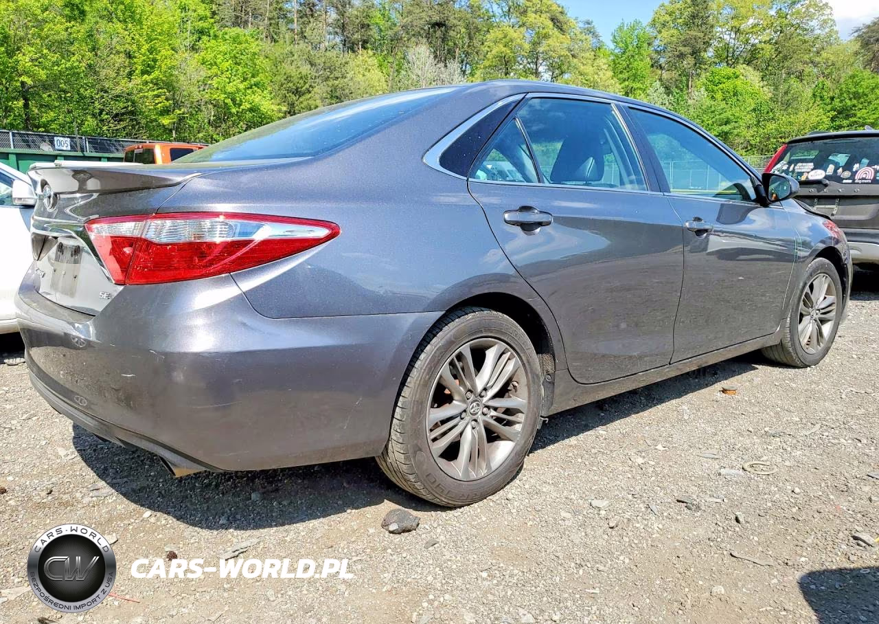 2015 Toyota Camry Se VIN:4T1BF1FK4FU083094 - 3