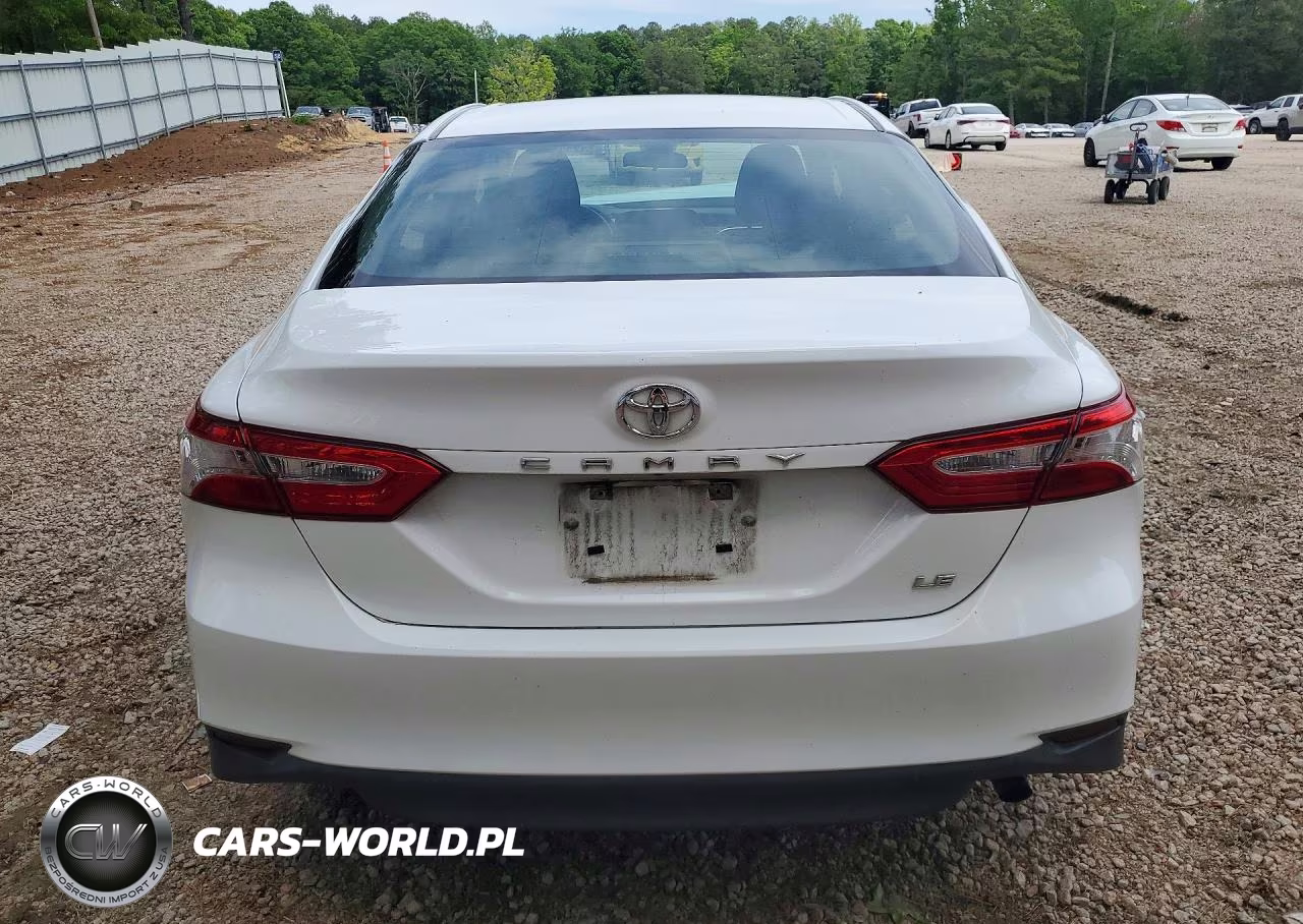 2018 Toyota Camry Le VIN:4T1B11HK6JU054670 - 6
