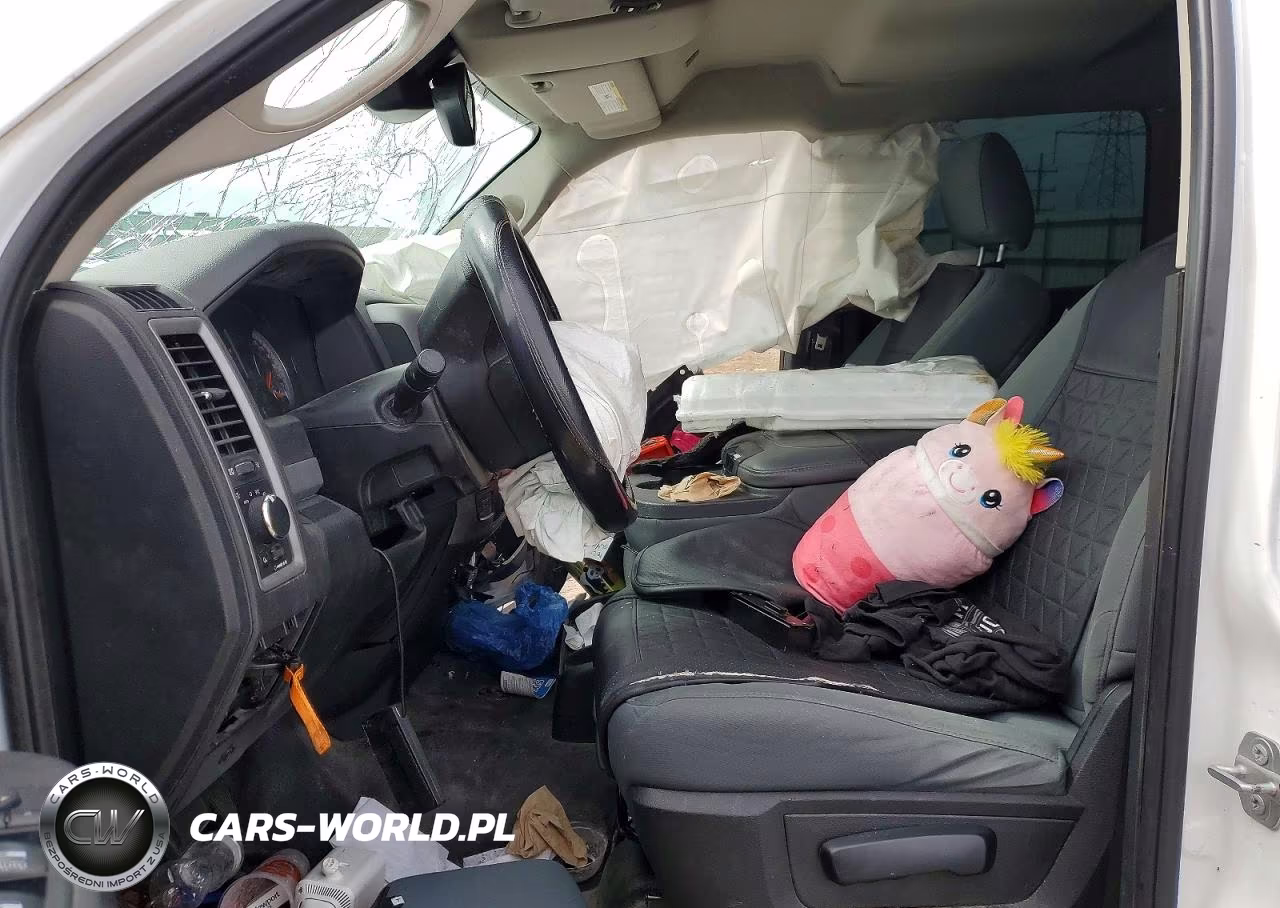 2019 Ram 1500 Classic Tradesman VIN:1C6RR7ST3KS502786 - 7