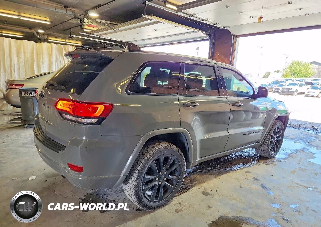 2020 Jeep Grand Cherokee Laredo VIN:1C4RJFAG5LC232499 - 3