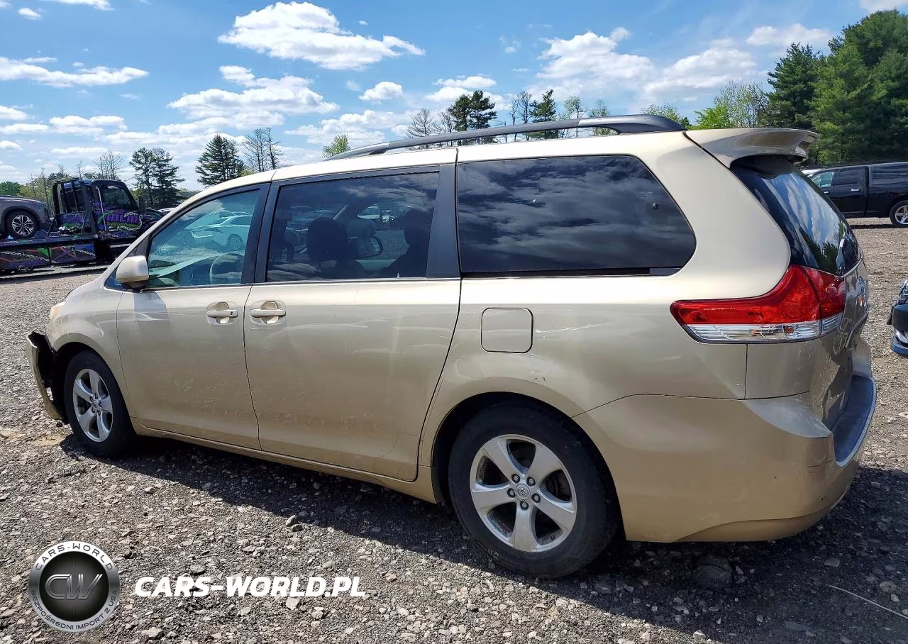 2011 Toyota Sienna Le VIN:5TDKK3DCXBS015565 - 2