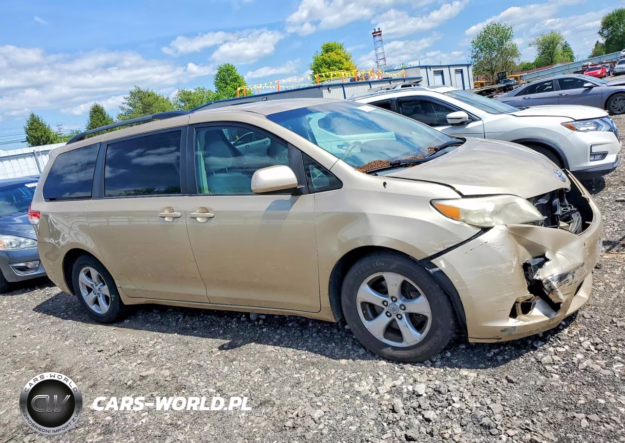 2011 Toyota Sienna Le VIN:5TDKK3DCXBS015565 - 4