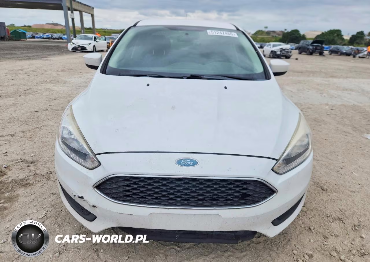 2018 Ford Focus Se VIN:1FADP3F23JL214896 - 5