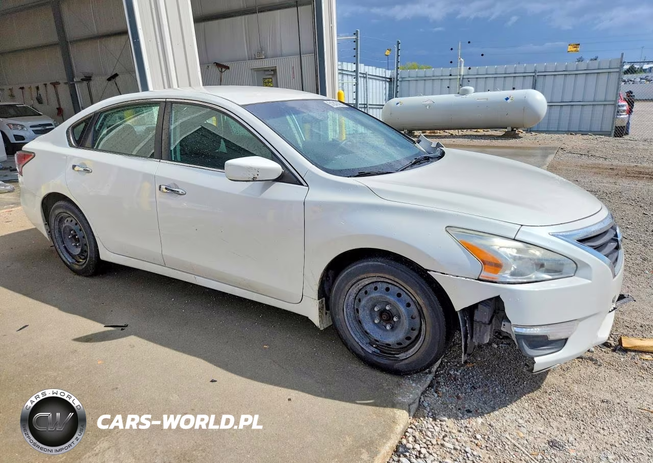 2015 Nissan Altima 2.5 S VIN:1N4AL3AP5FN392841 - 4