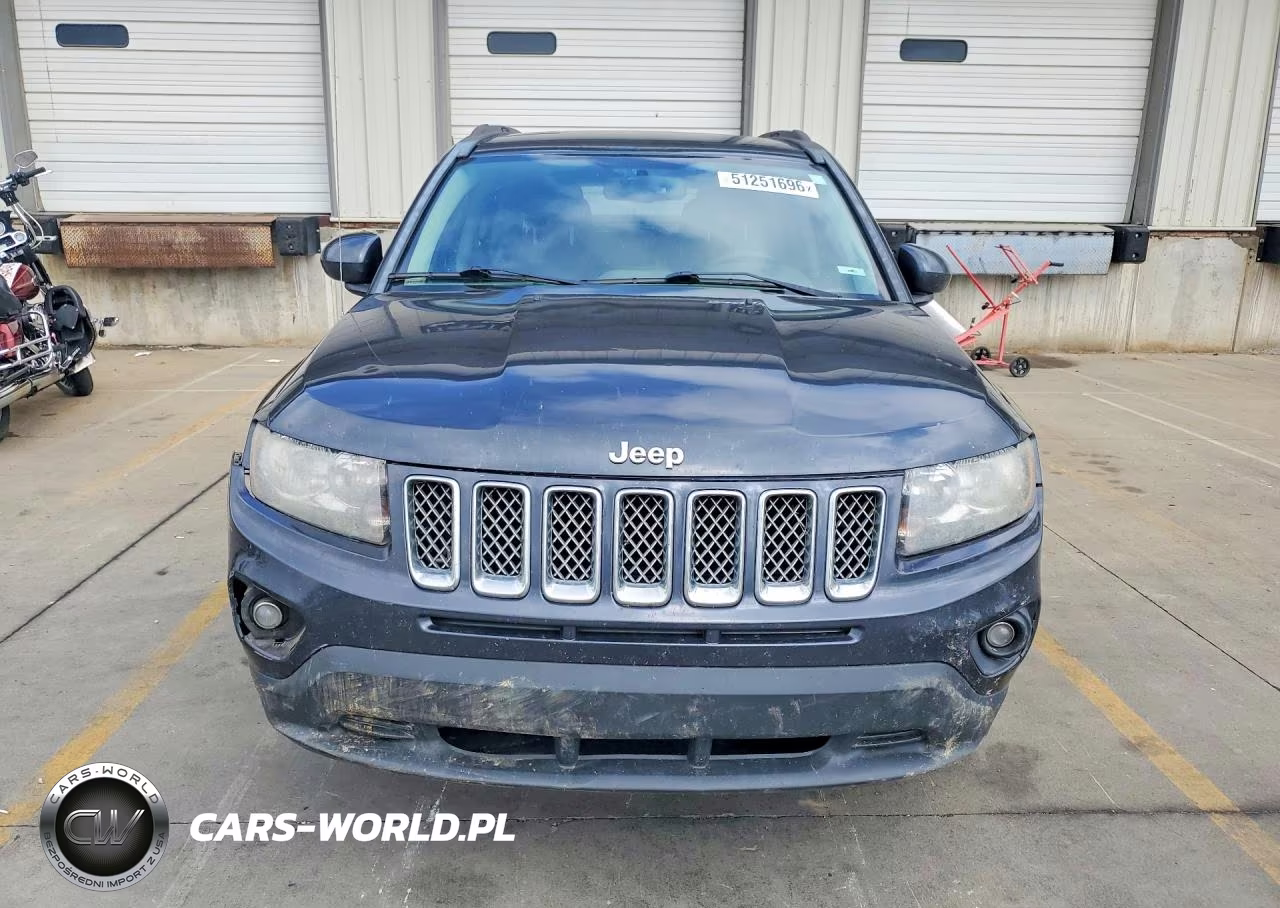 2016 Jeep Compass Latitude VIN:1C4NJCEA5GD543255 - 5