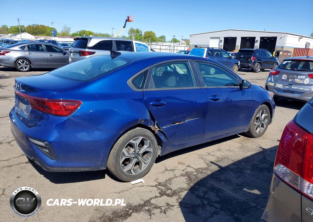 2020 Kia Forte Lxs VIN:3KPF24AD4LE242962 - 3