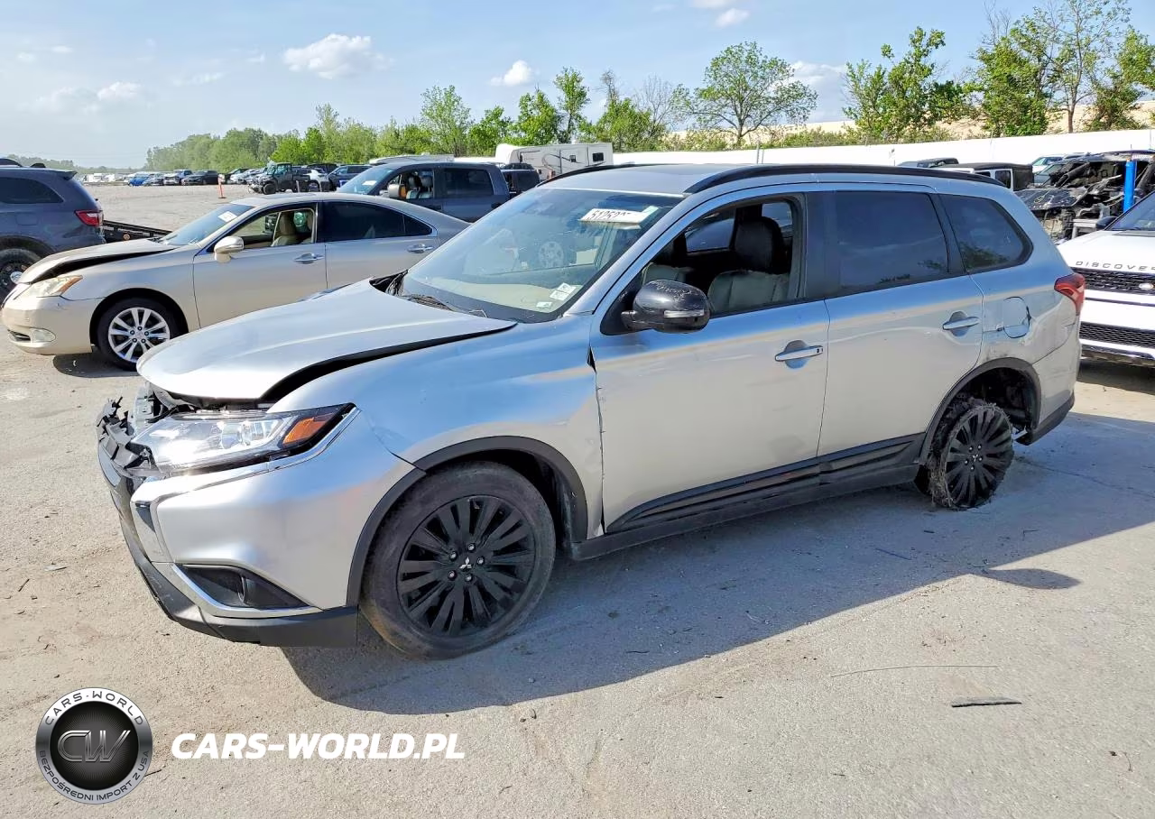 2020 Mitsubishi Outlander Se – zdjęcie 1 z 13