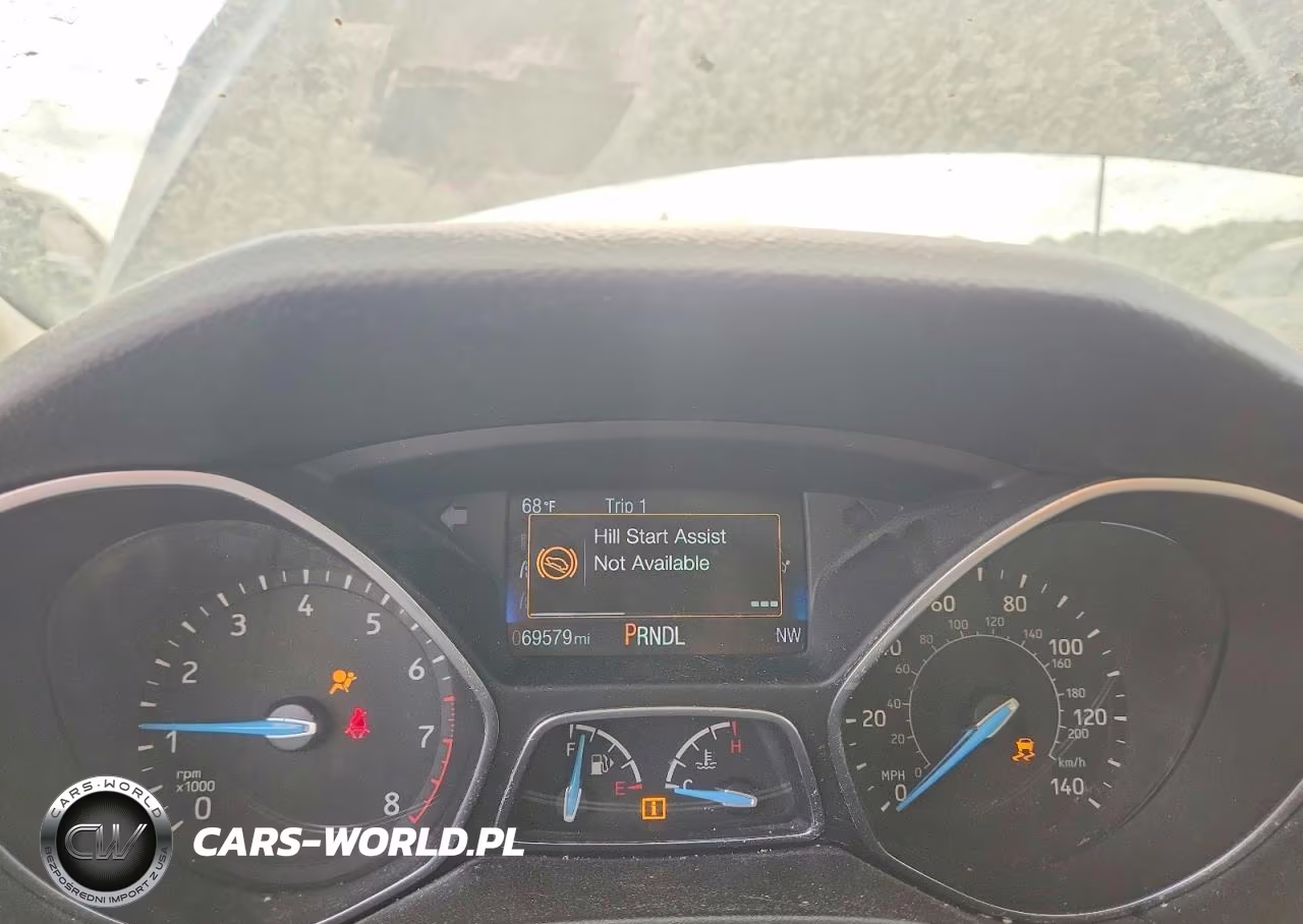 2018 Ford Focus Se VIN:1FADP3K26JL234078 - 9