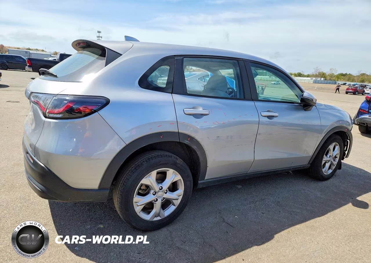 2025 Honda Hr-V Lx VIN:3CZRZ2H36SM748642 - 3