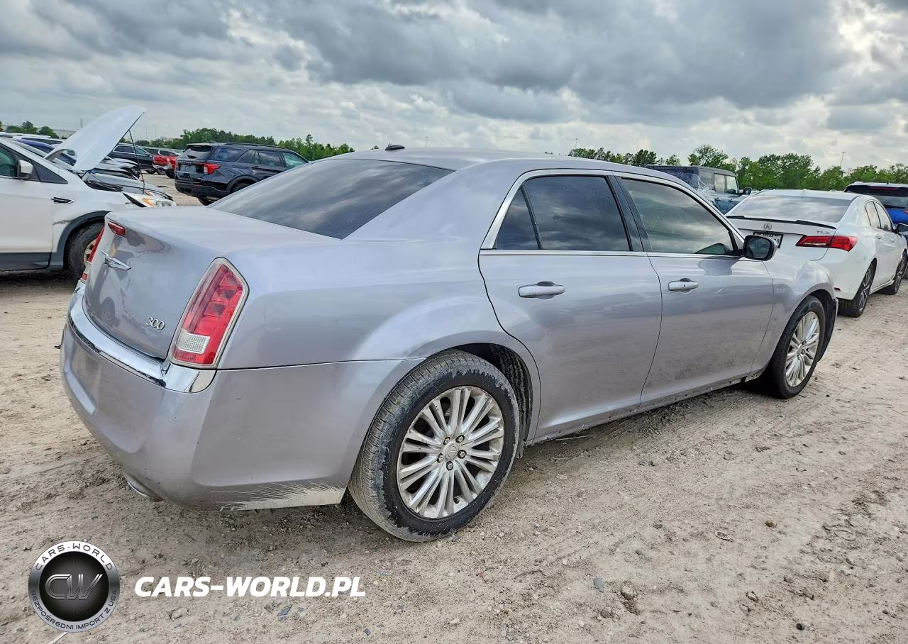 2014 Chrysler 300 VIN:2C3CCARG1EH280416 - 3