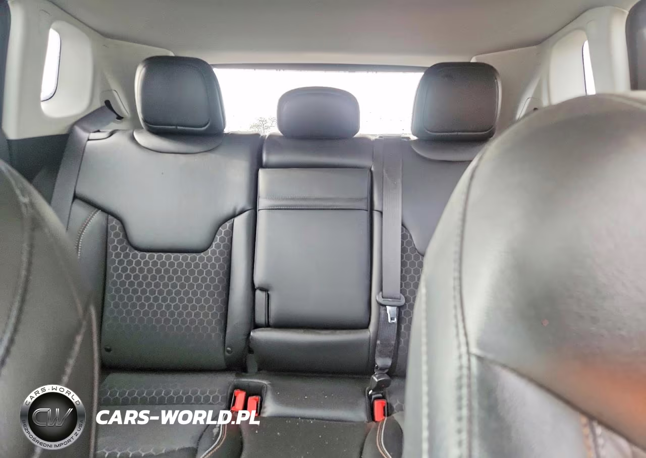 2019 Jeep Compass Latitude VIN:3C4NJDBB5KT647038 - 10