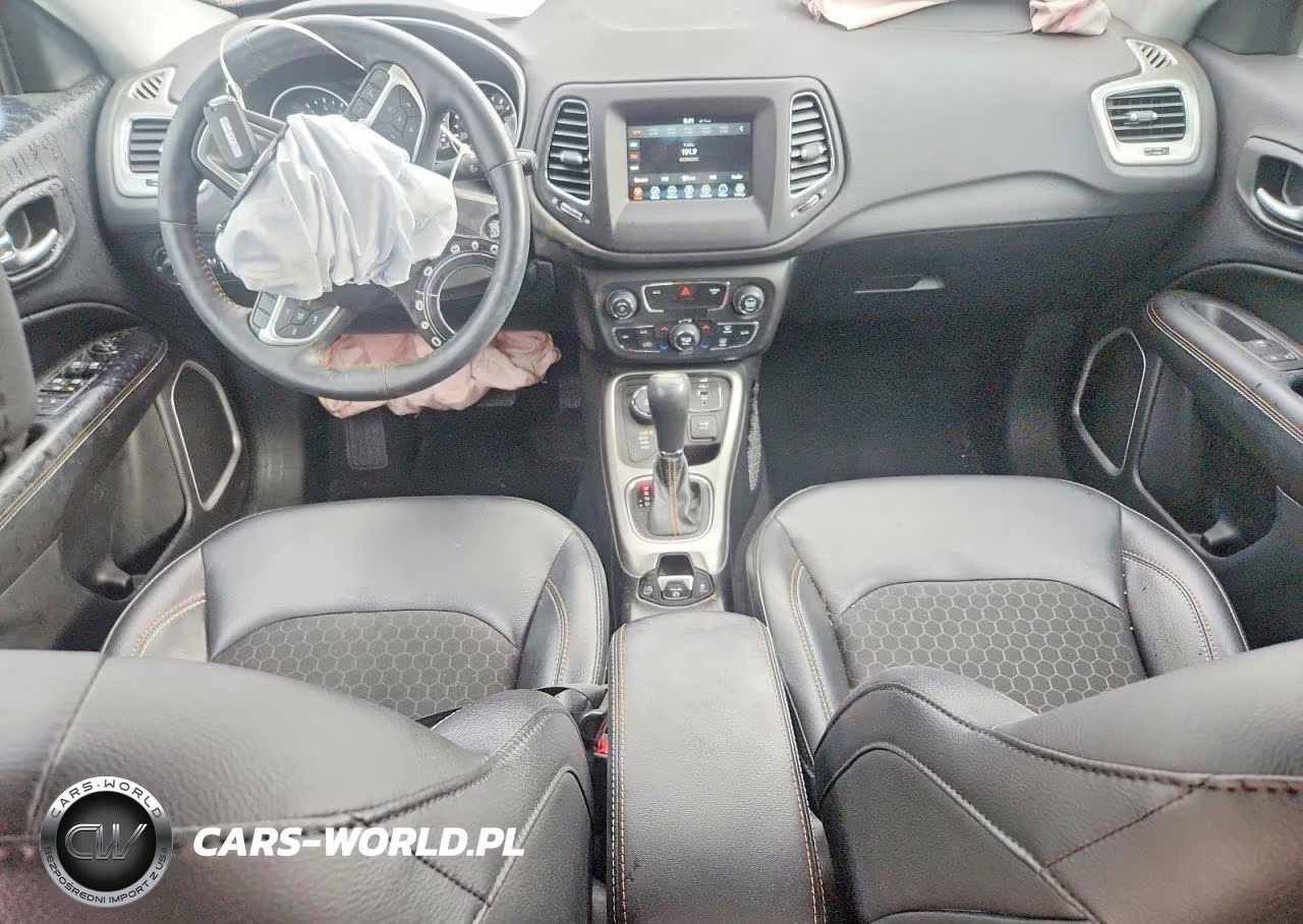 2019 Jeep Compass Latitude VIN:3C4NJDBB5KT647038 - 8