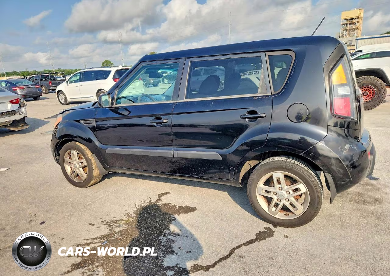 2011 Kia Soul + VIN:KNDJT2A22B7328960 - 2
