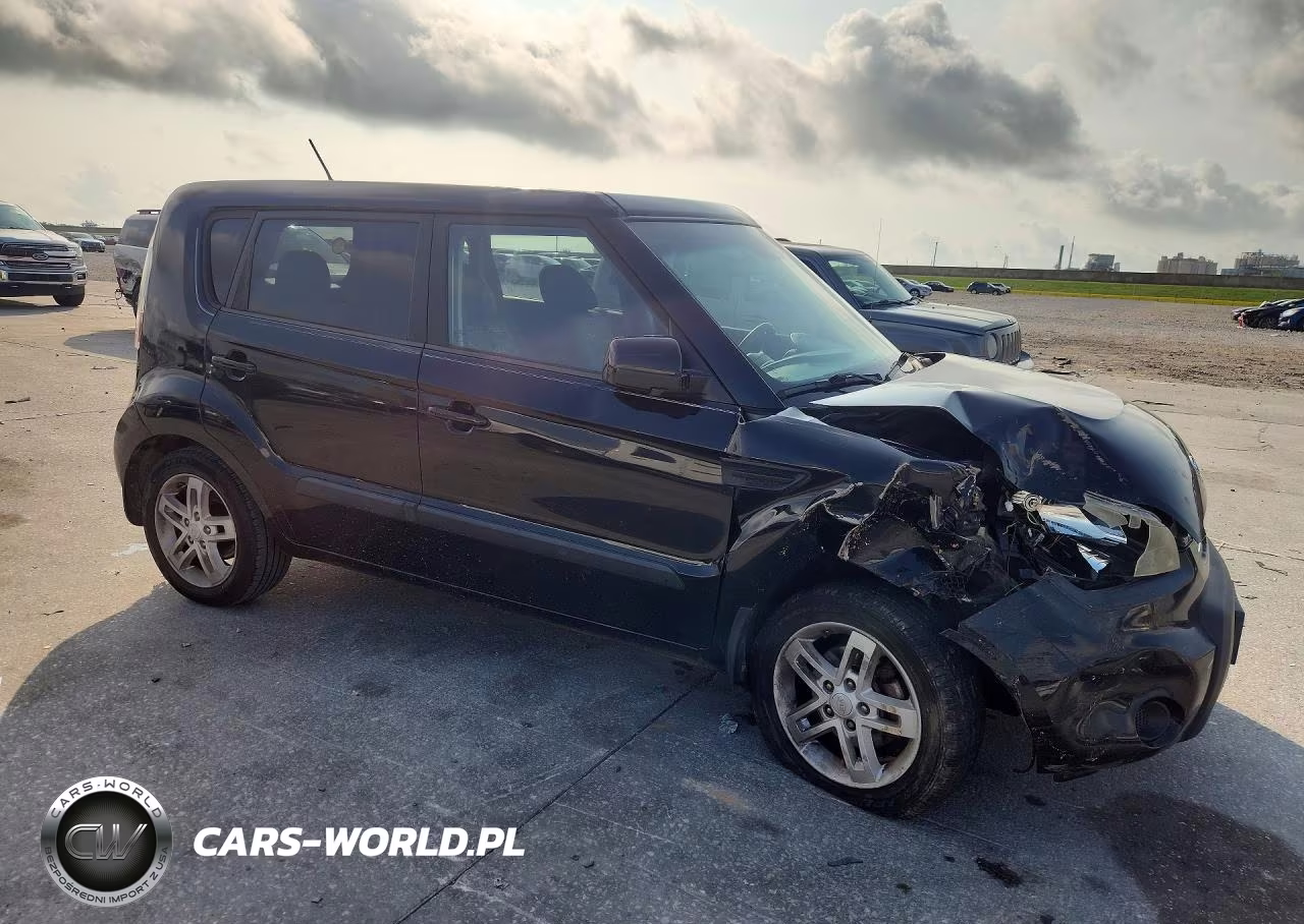 2011 Kia Soul + VIN:KNDJT2A22B7328960 - 4
