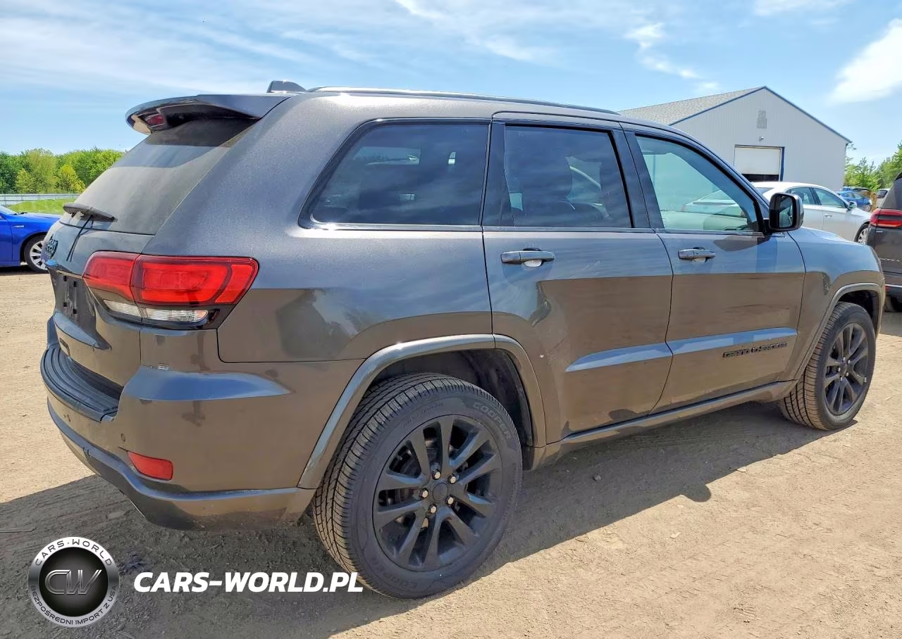 2019 Jeep Grand Cherokee Laredo VIN:1C4RJFAG4KC613095 - 3