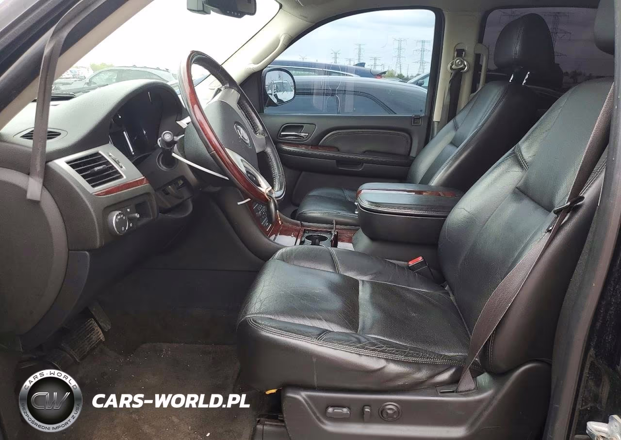 2007 Cadillac Escalade Luxury VIN:1GYFK63897R213456 - 7