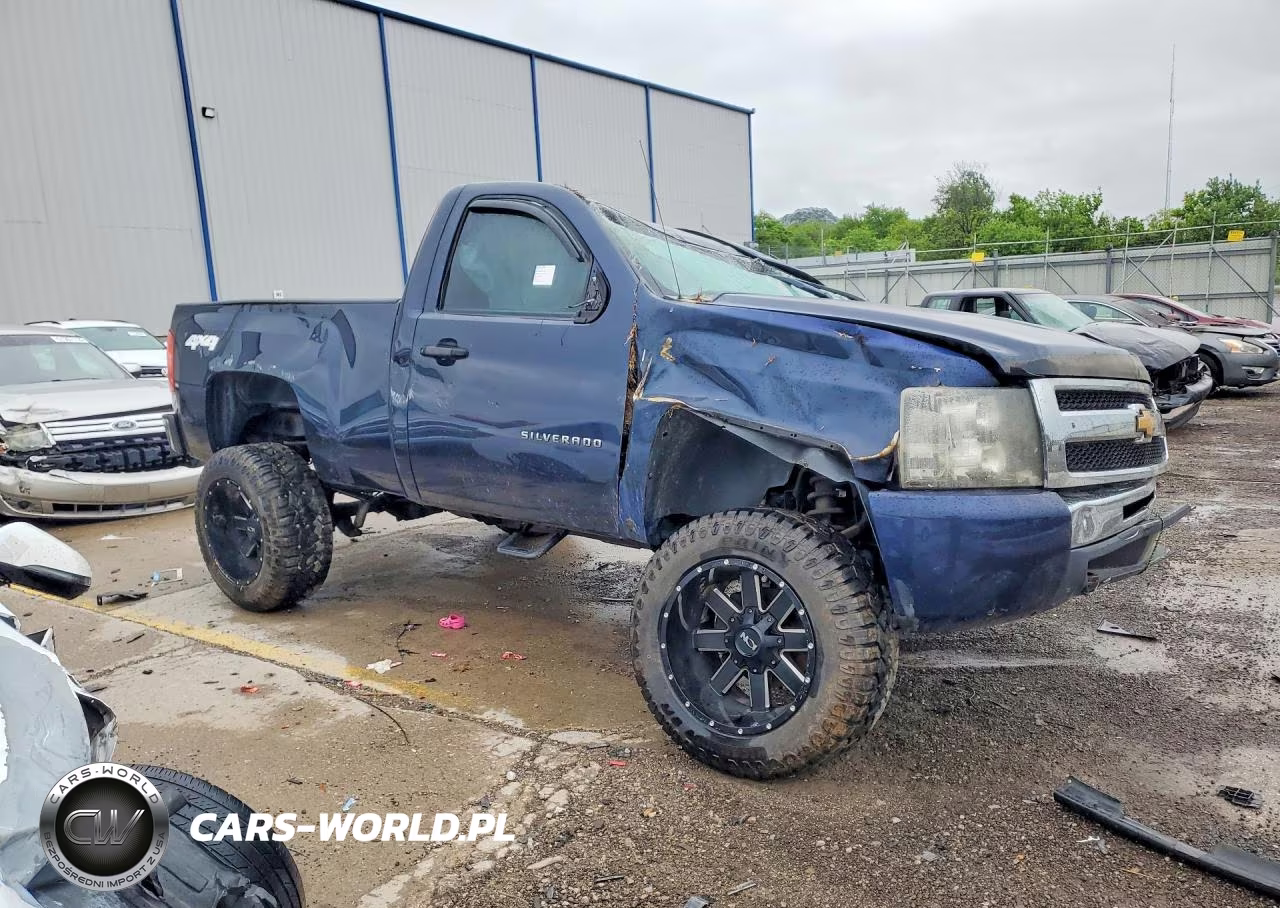 2011 Chevrolet Silverado K1500 VIN:1GCNKPEA8BZ175430 - 4