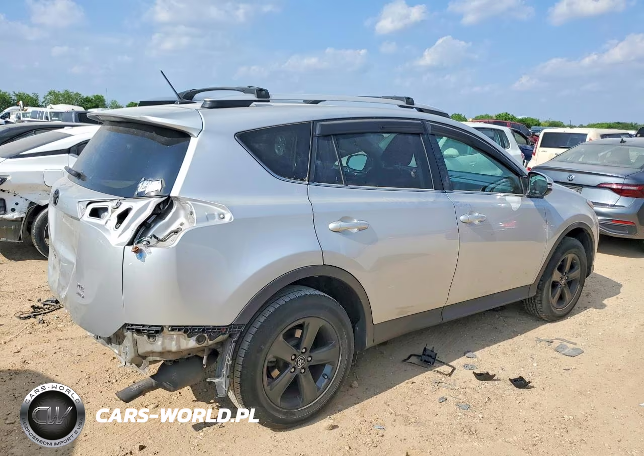2015 Toyota Rav4 Xle VIN:2T3RFREV8FW358126 - 3