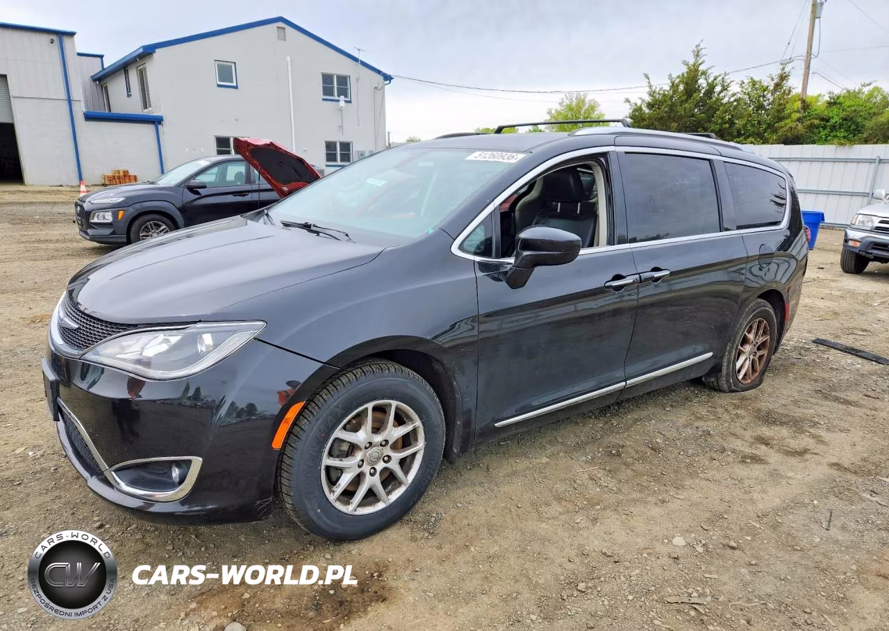 2020 Chrysler Pacifica Touring L