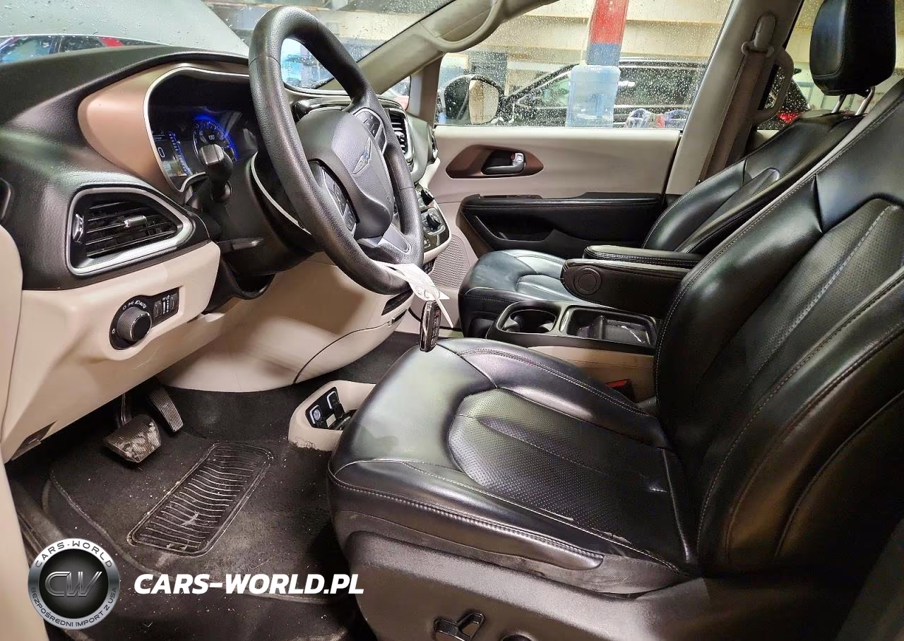 2020 Chrysler Voyager Lxi VIN:2C4RC1DG2LR264620 - 7