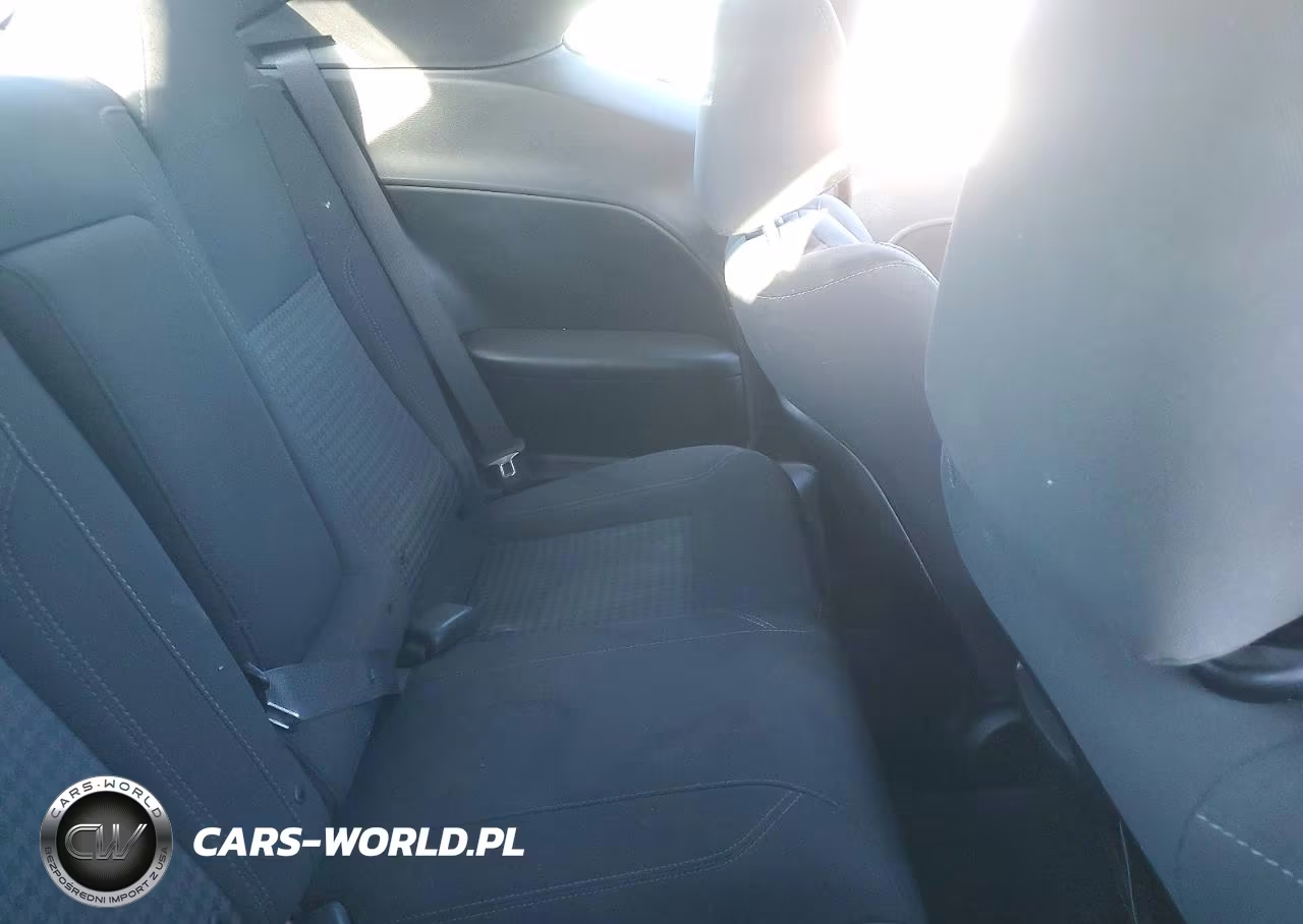 2019 Dodge Challenger Sxt VIN:2C3CDZAG7KH663179 - 10