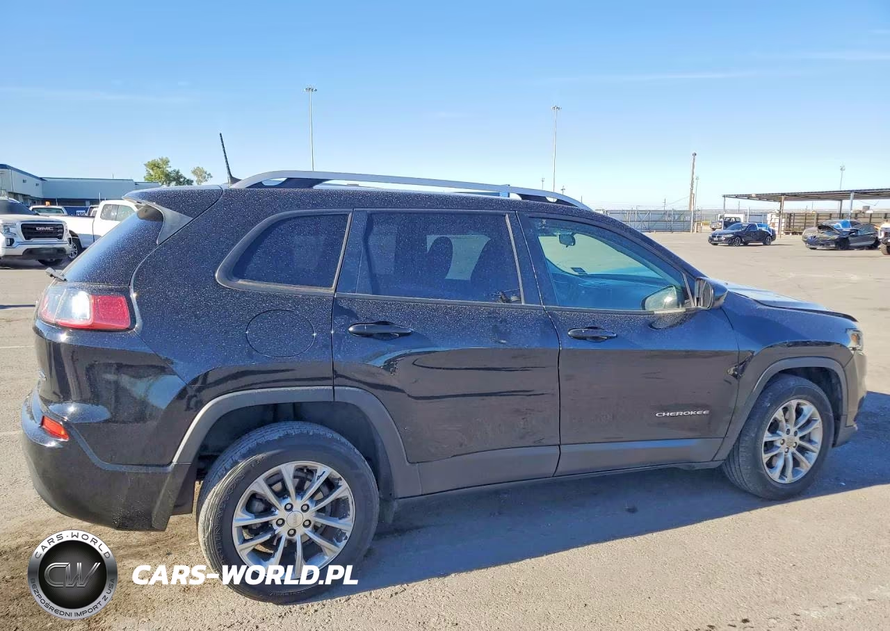 2019 Jeep Cherokee Latitude VIN:1C4PJLCB0KD284994 - 3