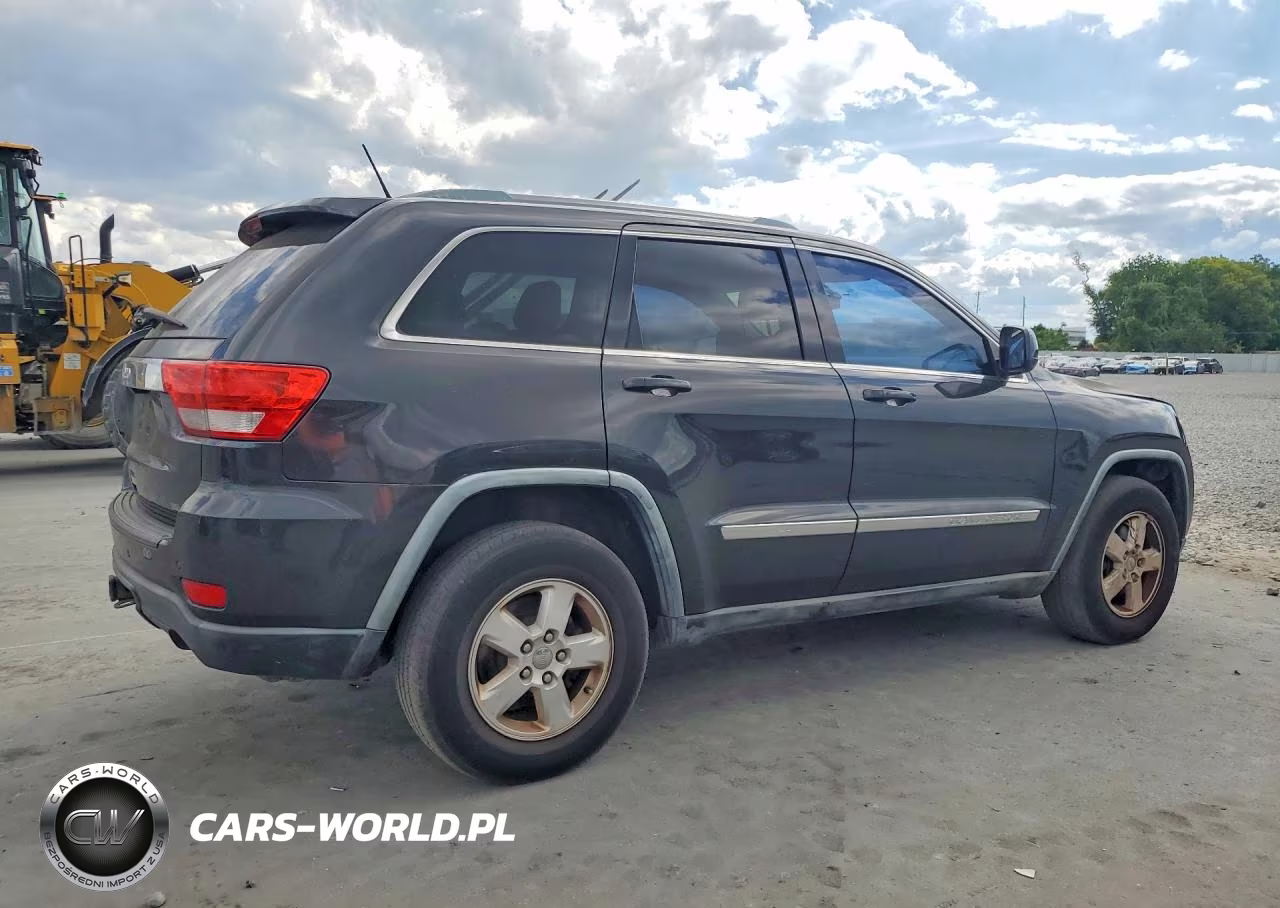 2011 Jeep Grand Cherokee Laredo VIN:1J4RR4GG0BC669758 - 3