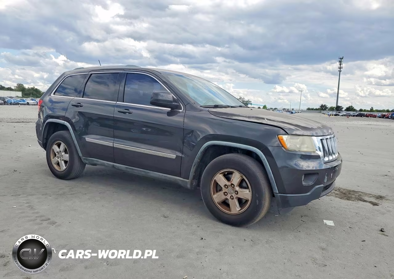 2011 Jeep Grand Cherokee Laredo VIN:1J4RR4GG0BC669758 - 4
