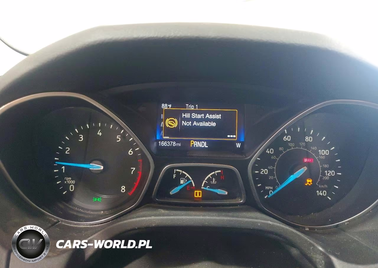 2016 Ford Focus Se VIN:1FADP3K26GL290370 - 9