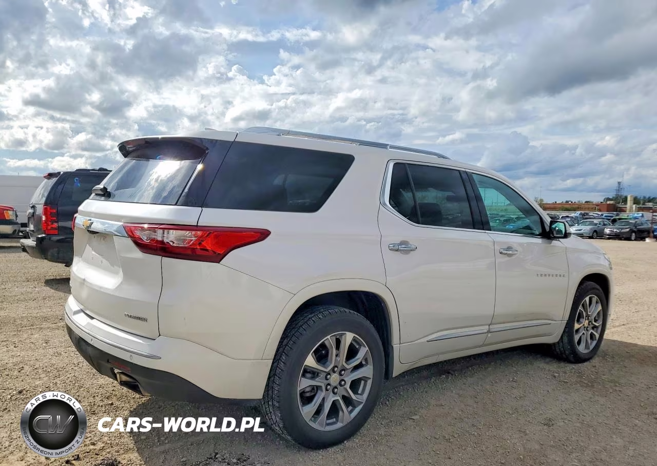 2020 Chevrolet Traverse Premier VIN:1GNEVKKW3LJ302828 - 3