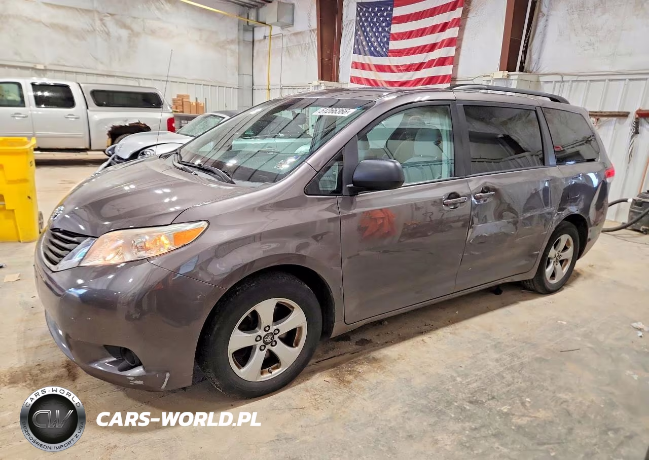 2012 Toyota Sienna Le 8-Passenger