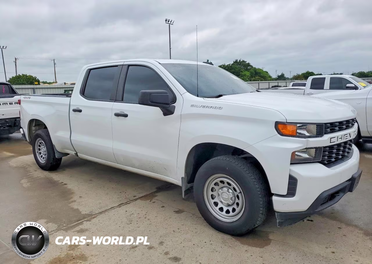 2021 Chevrolet Silverado K1500 Custom VIN:3GCPYBEK1MG443921 - 4