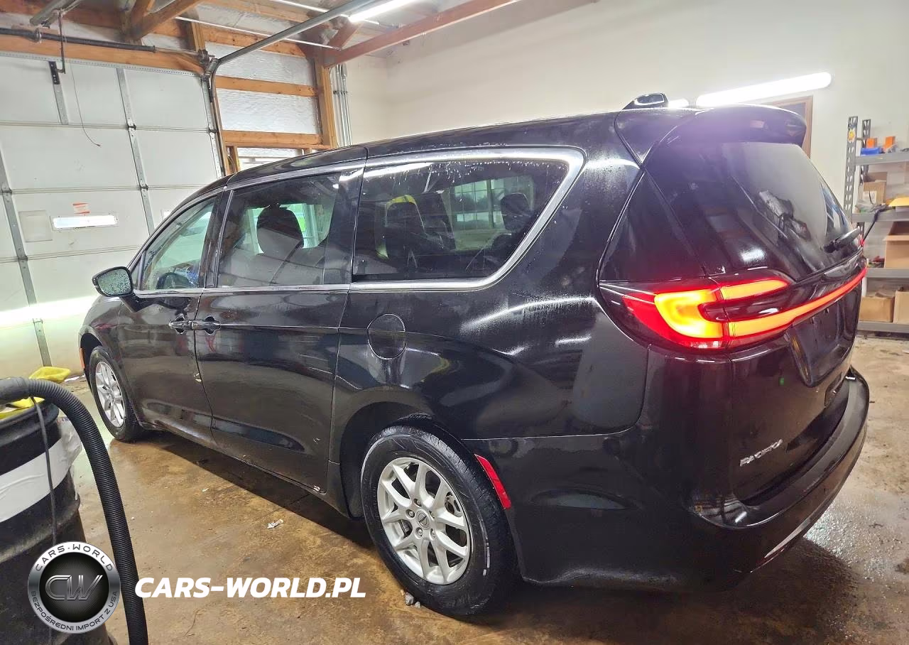 2024 Chrysler Pacifica Touring L VIN:2C4RC1BG7RR154982 - 2