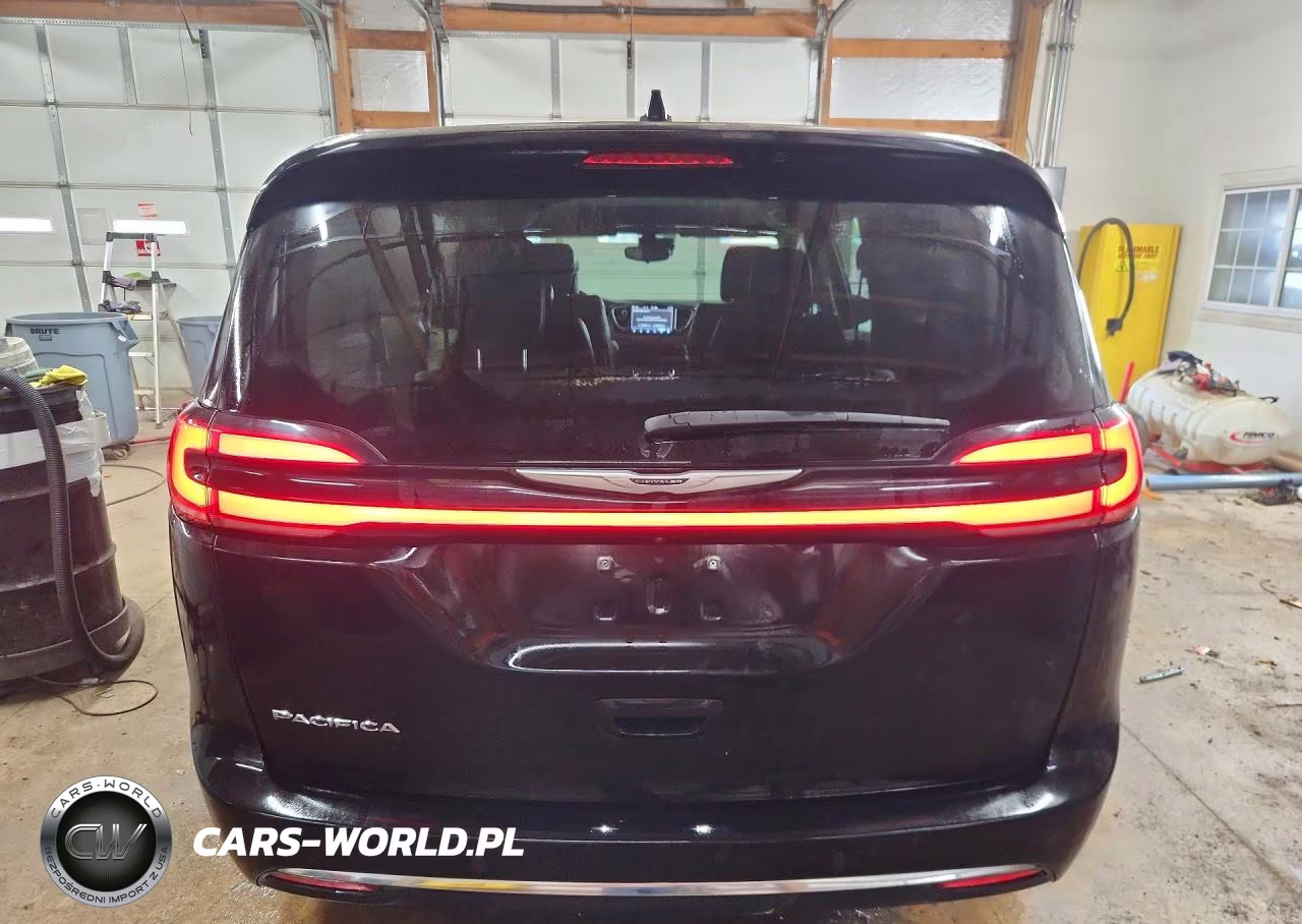 2024 Chrysler Pacifica Touring L VIN:2C4RC1BG7RR154982 - 6