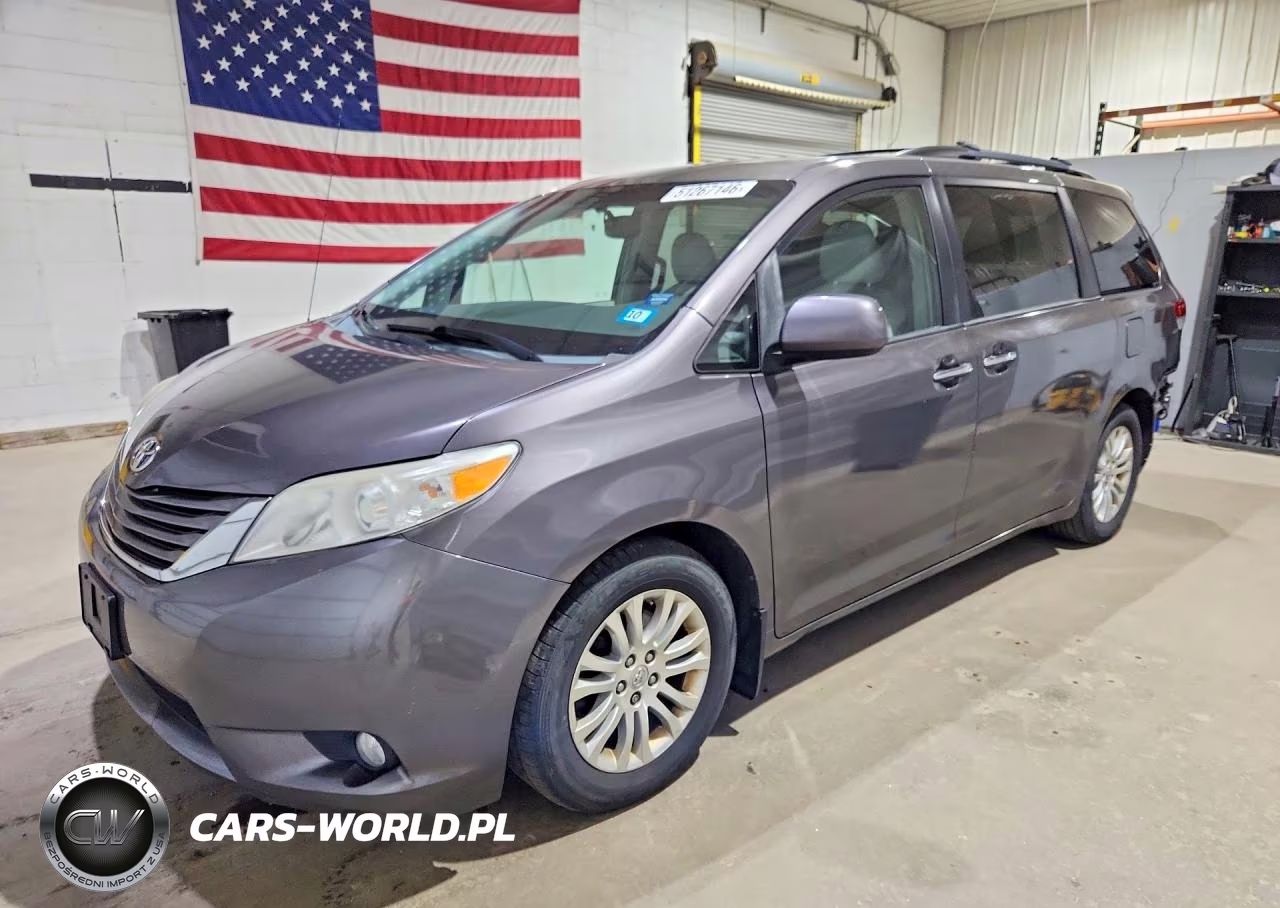 2014 Toyota Sienna Xle 8-Passenger