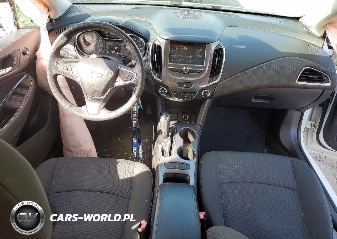 2018 Chevrolet Cruze Lt VIN:3G1BE6SM8JS610809 - 8