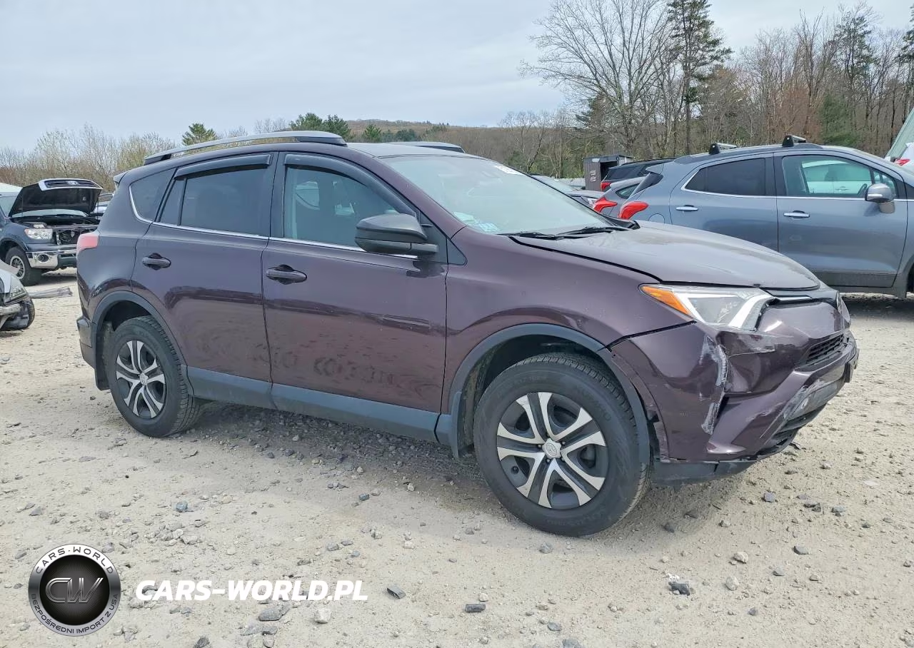 2018 Toyota Rav4 Le VIN:2T3BFREV7JW820587 - 4