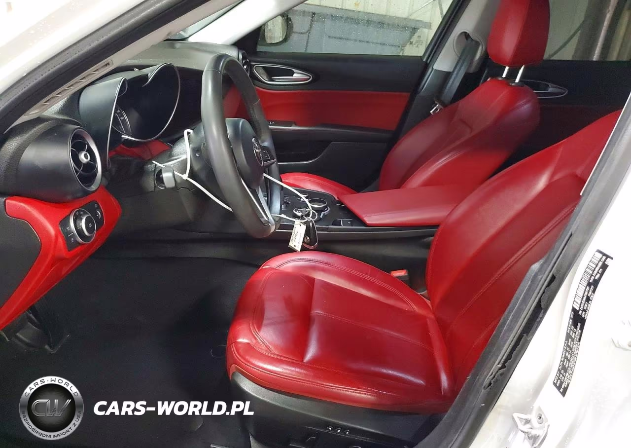 2018 Alfa Romeo Giulia Q4 VIN:ZARFAEDN4J7567787 - 7