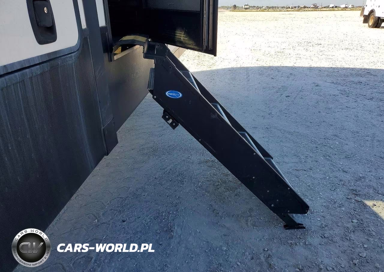 2021 Keystone Voltage Camper VIN:4YDF41435MZ990330 - 9