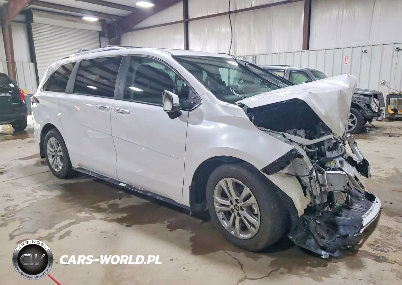 2024 Toyota Sienna Platinum 7-Passenger VIN:5TDESKFC8RS137064 - 4