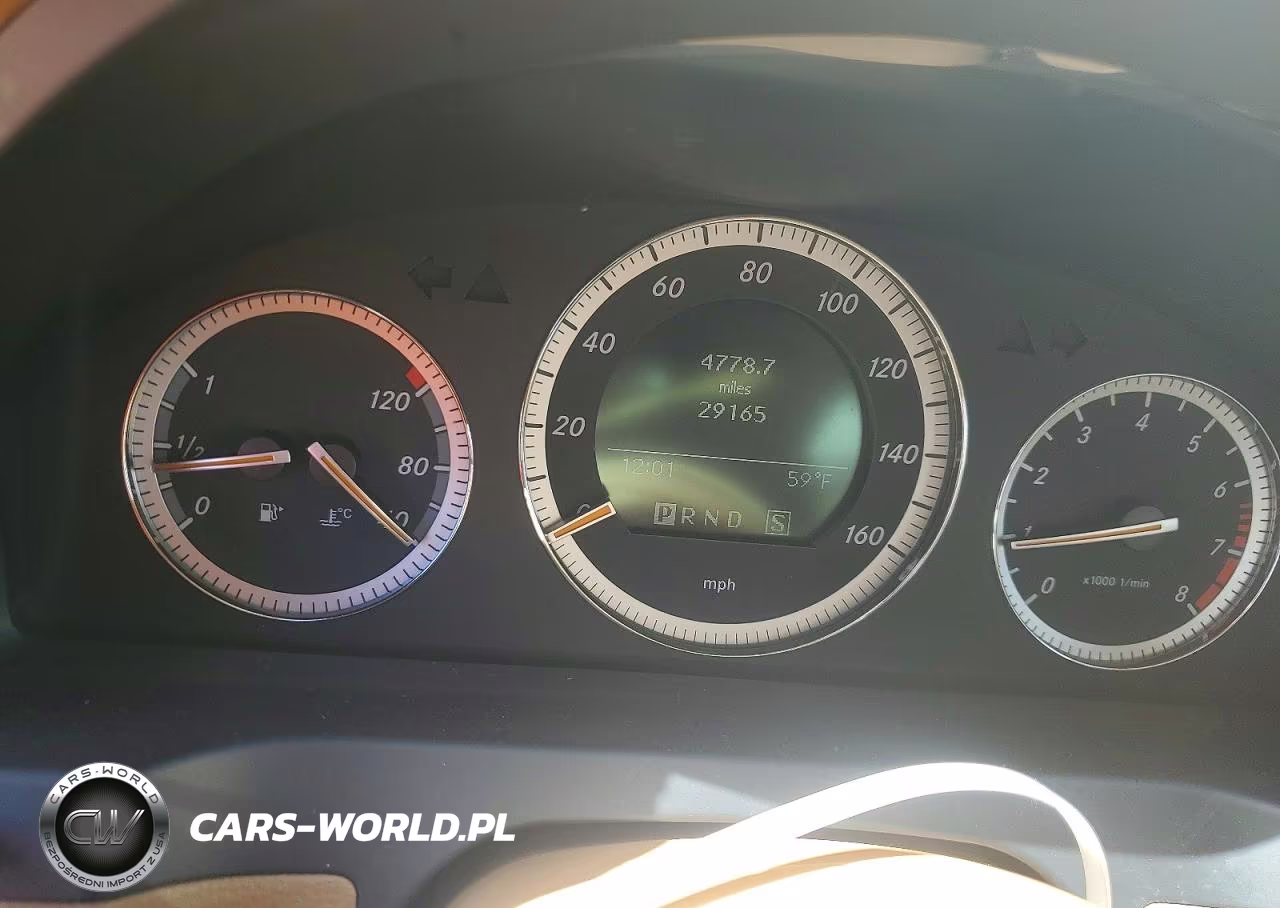 2008 Mercedes-Benz 300-Class VIN:WDDGF81X88F057939 - 9