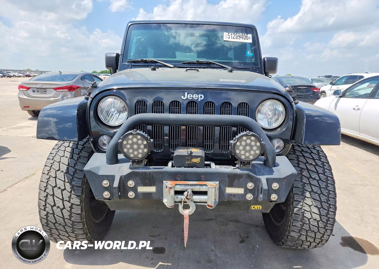 2014 Jeep Wrangler Unlimited Sahara VIN:1C4BJWEG9EL100473 - 5