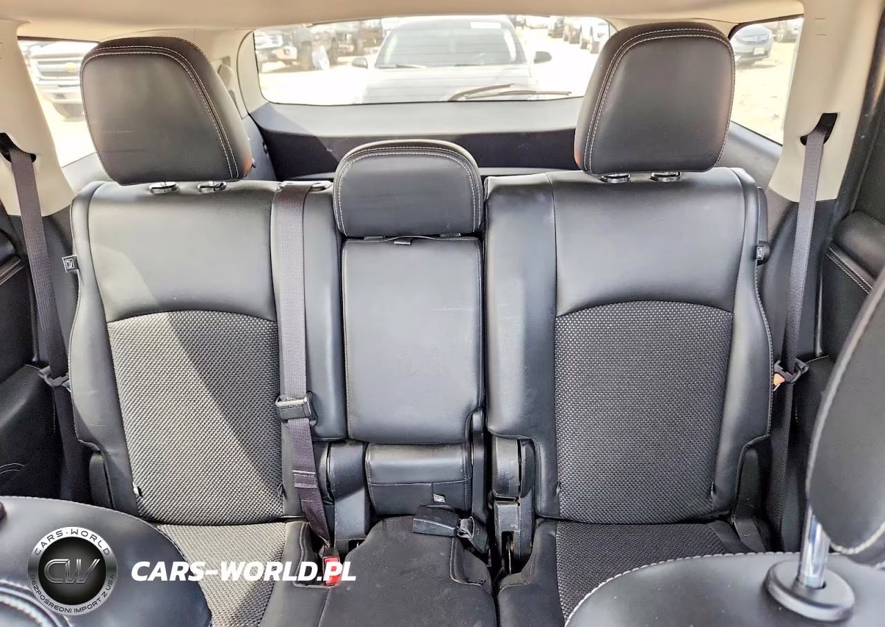2019 Dodge Journey Crossroad VIN:3C4PDDGG1KT794901 - 10