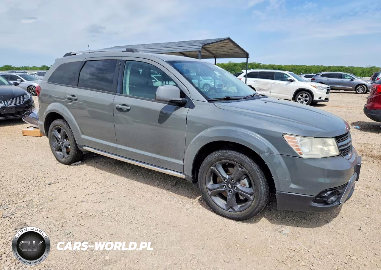 2019 Dodge Journey Crossroad VIN:3C4PDDGG1KT794901 - 4
