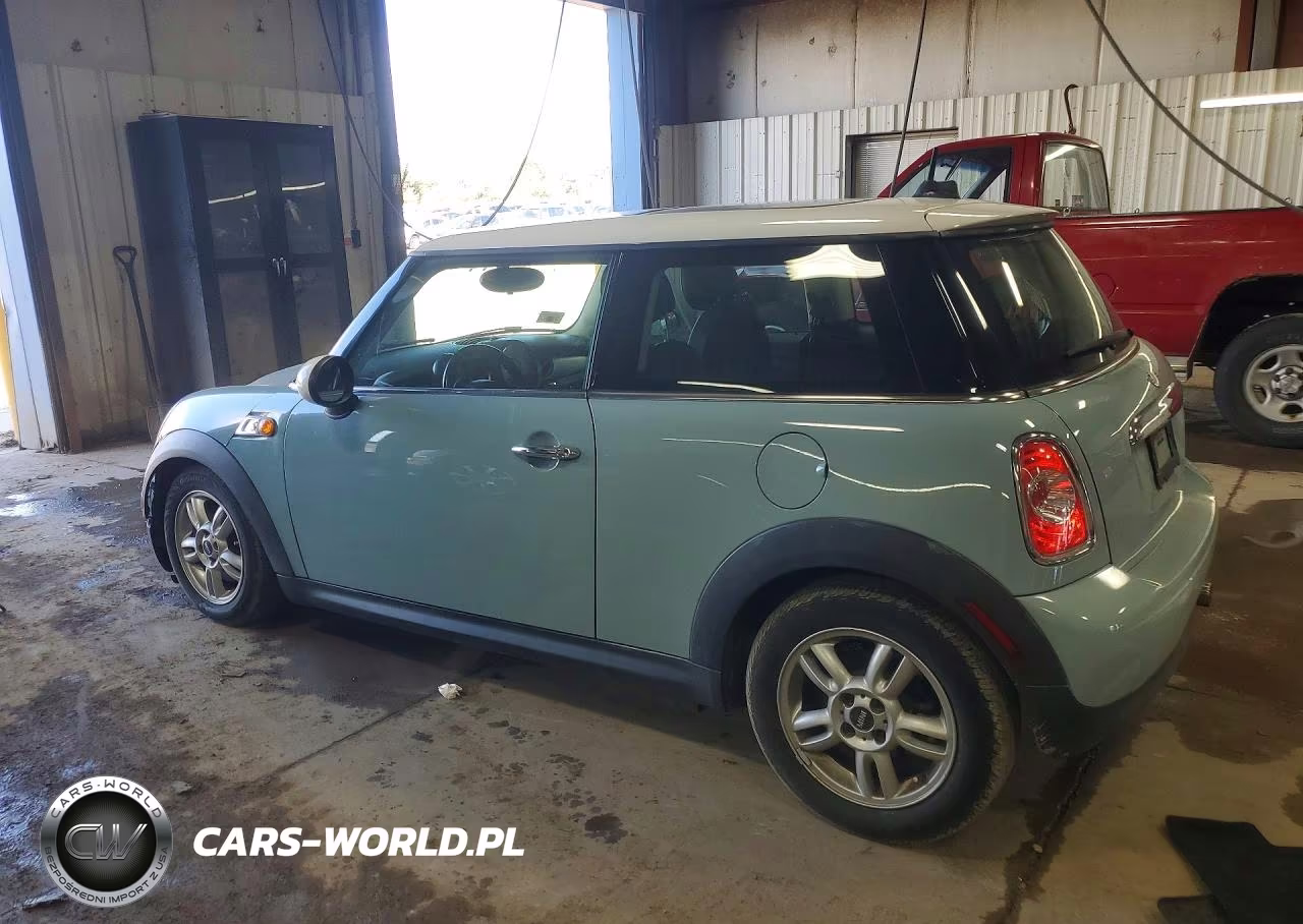 2013 Mini Cooper VIN:WMWSU3C55DT690402 - 2