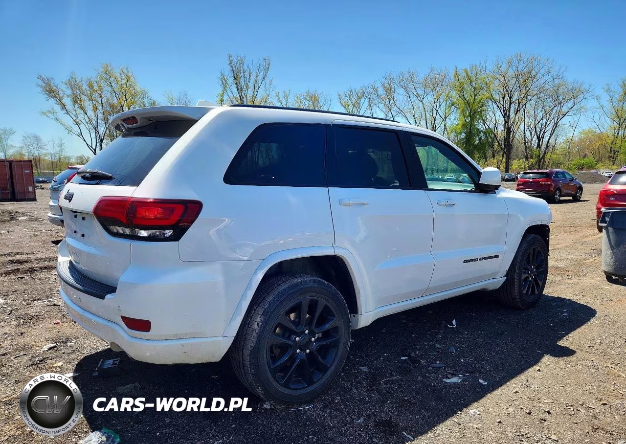 2019 Jeep Grand Cherokee Laredo VIN:1C4RJFAG5KC566207 - 3
