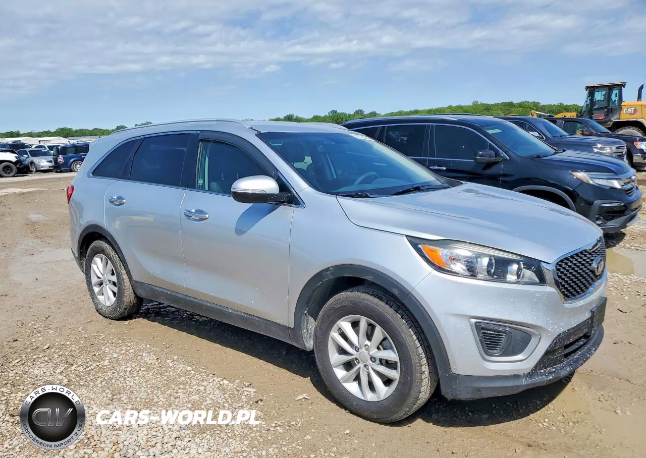 2018 Kia Sorento Lx VIN:5XYPG4A38JG407098 - 4
