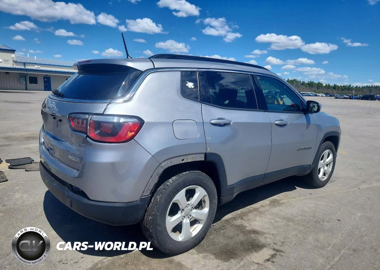 2018 Jeep Compass Latitude VIN:3C4NJDBB2JT168509 - 3